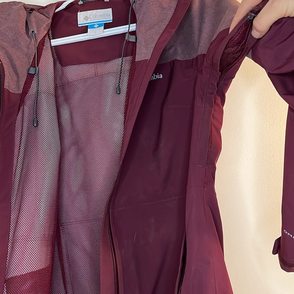 Columbia Rain Coat - Picture 4 of 4